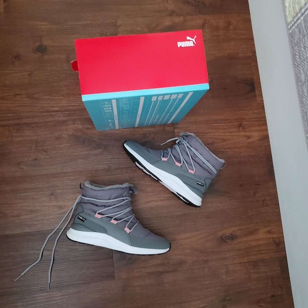 NWT- PUMA Adela Winter Boot Puretex
Jr - Picture 4 of 5
